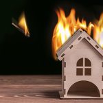 もらい火(延焼)で火災保険はおりる？賠償責任や補償内容をFPが解説